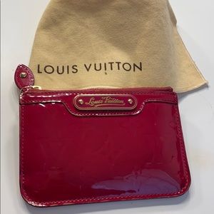Today only Louis Vuitton key holder/id